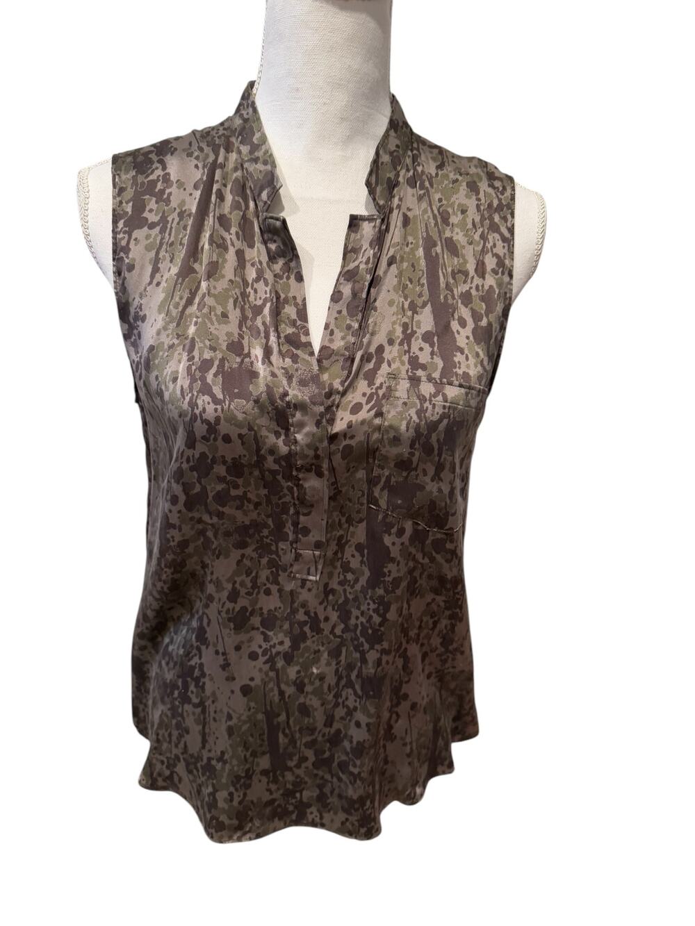 Theory Silk Sleeveless V Neck Top Olive Gray Watercolor Print M